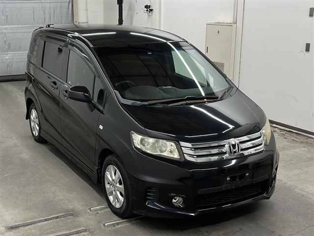 90197 HONDA FREED SPIKE GB3 2011 г. (MIRIVE Saitama)